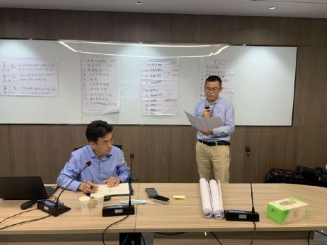 張文海講師聽(tīng)取學(xué)員問(wèn)題并認(rèn)真記錄